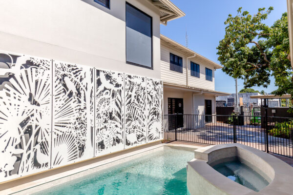 Pool-Outside-Cairns-Kangarooms-Student-Living